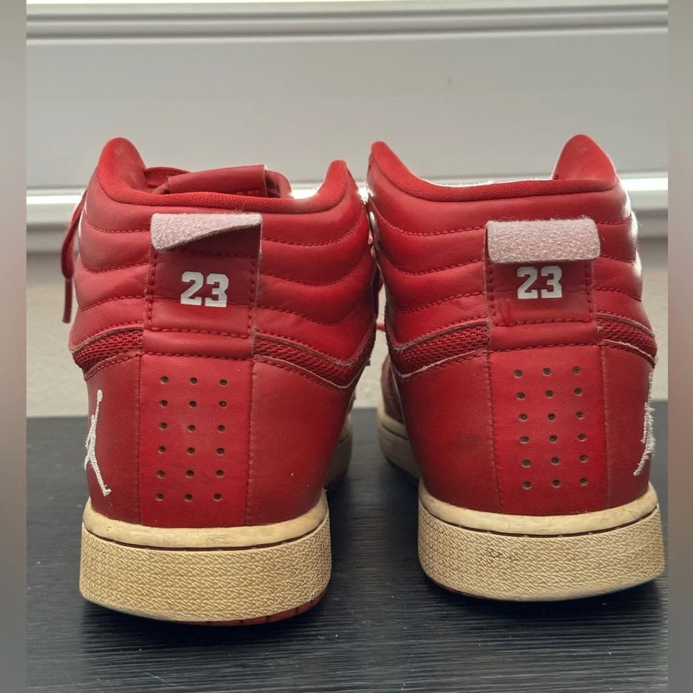 Nike Air Jordan Heritage Red Basketball Shoes Sneakers 886310-601 Boys 6Y